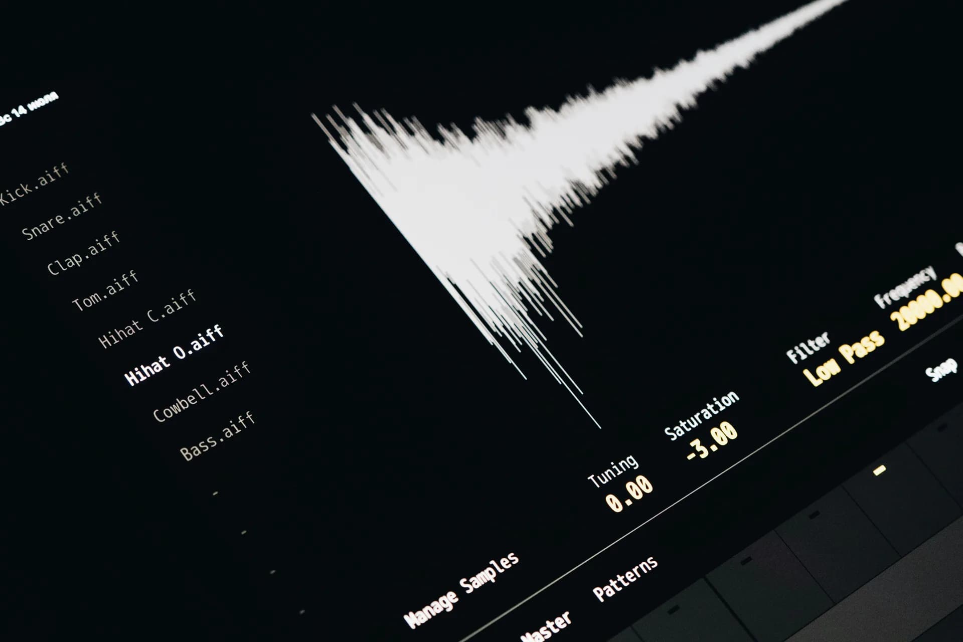 Sound wave on a dark audio interface, illustrating dictation losing its final words