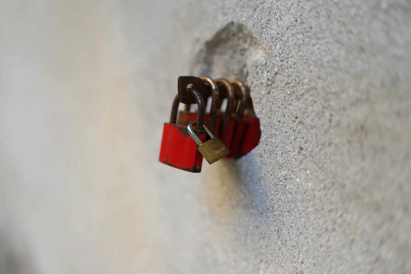 A keyboard key marked with a padlock symbol, representing a disabled Windows setting